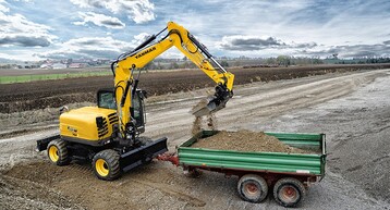 Neu im Sortiment und im Mittelpunkt des Messeauftritts steht der Mobilbagger B110W, der ber eine am Unterwagen verbaute Anhngerkupplung mit Steckdose verfgt.
