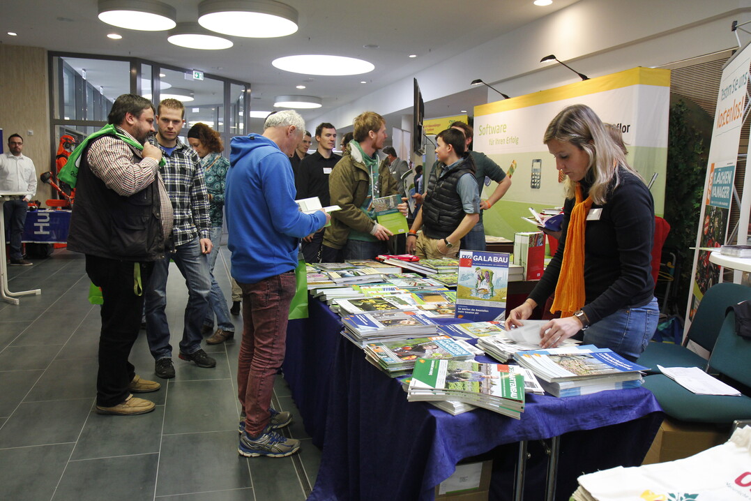 Auch der Ulmer-Verlag ist mit DEGA und anderen Zeitschriften sowie Fachbüchern auf der begleitenden Fachausstellung präsent.