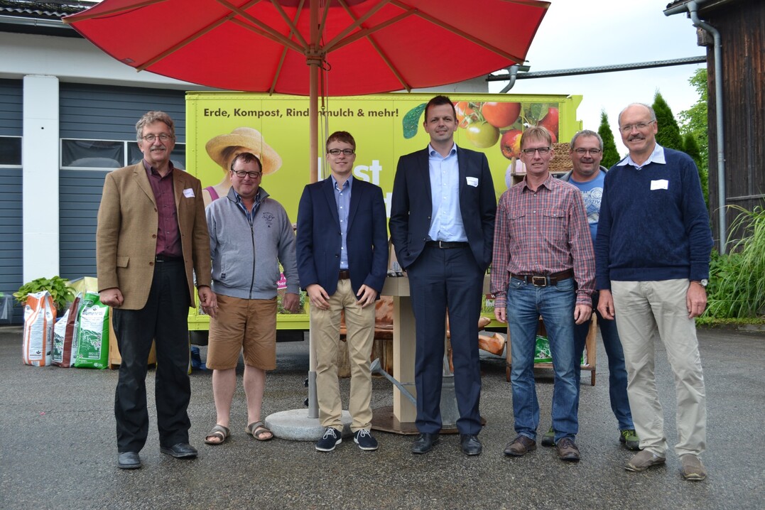 Veranstalter und Referenten (von links): Johannes Prügl, Bodeninstitut Prügl; Albert Zöls, Kies- und Erdenwerk Zöls; Julian Herold, VGL Bayern; Dr. Jörn Buchholz, quickmix; Karl-Friedrich Engl, BBG Donau-Wald; Andreas Glasl, SVLFG; Peter Mair, Fachschule für Agrarwirtschaft