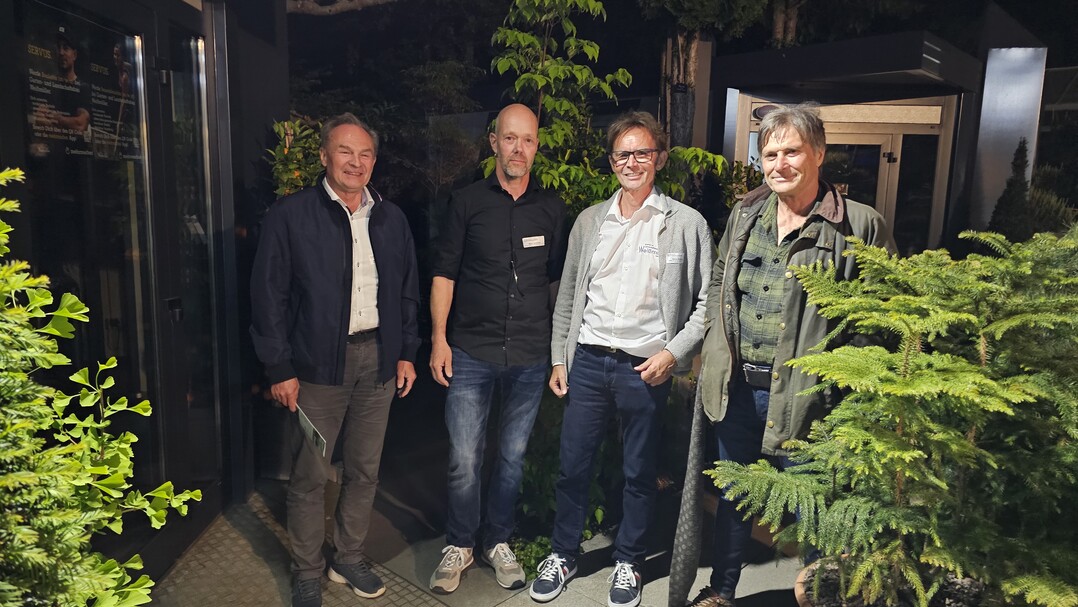 Foto (Rudolf Klingshirn, VGL Bayern) v.l.: Karl Zissler, neuer stellv. Vorsitzender der Regionalgruppe Oberpfalz, Martin Sandkühler, neuer Vorsitzender, Georg Weißmüller, bisheriger Vorsitzender, und Anton Robl, stellv. Vorsitzender.