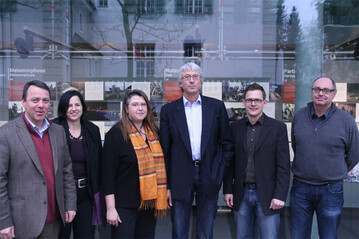 (v.l.n.r.): Wilhelm Daurer (Schatzmeister), Gudrun Rentsch (Beisitzerin), Marion Linke (2. Vorsitzende), Helmut Wartner (1. Vorsitzender), Markus Schf (Beisitzer). Heiner Luz (Beisitzer)