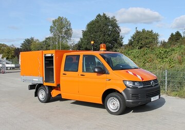 Der VW Transporter als Einzel- und Doppelkabine mit bewhrten, kommunalen Schoon Branchenlsungen und
mglicher Anhngekupplung stellt fr alle Servicearbeiten die ideale, mobile Basis dar. 