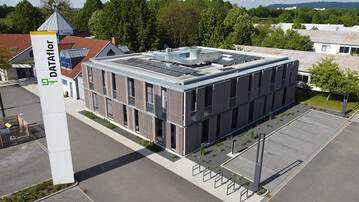 Auf dem Dach der DATAflor-Zentrale in Gttingen befinden sich Photovoltaikanlagen.